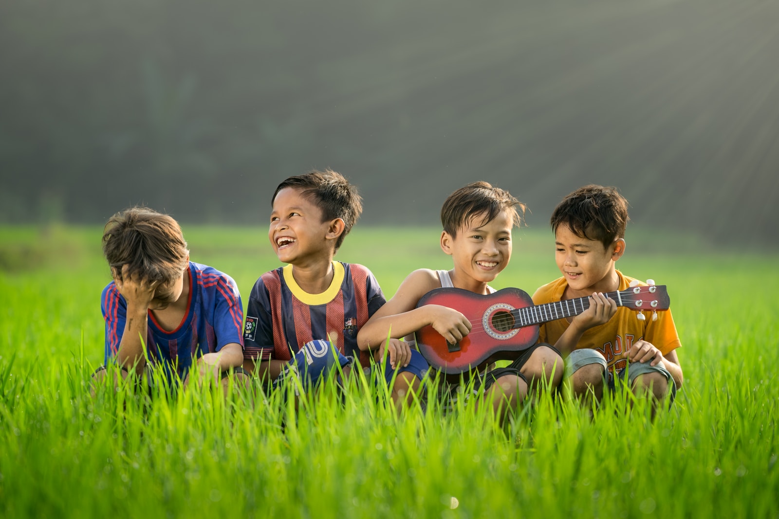 Børn med en ukulele